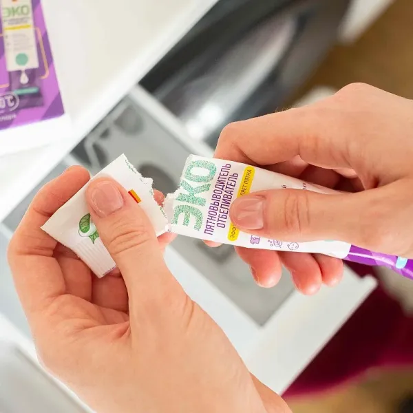 Пятновыводитель-отбеливатель в стиках, 10 стирок